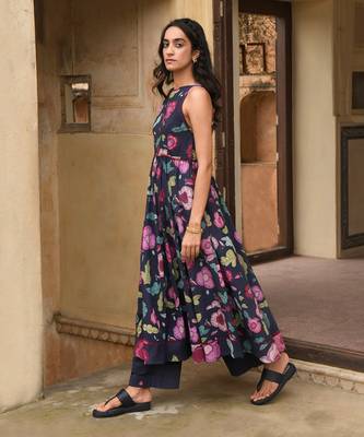 Blue Floral Printed Mulmul Kurta Set 4