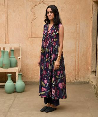 Blue Floral Printed Kurta Set 2