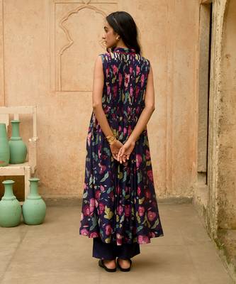 Blue Floral Printed Kurta Set 4