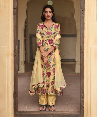 Yellow Floral Printed Kurta Set 2