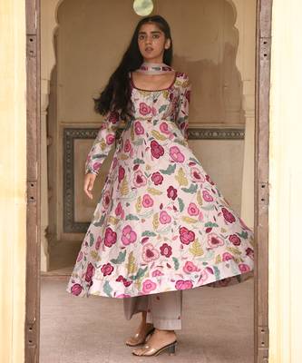 Grey Floral Printed Kurta Set 4