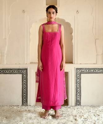 Hot Pink Sleeveless Kurta Set 2