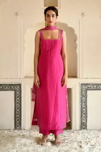 Hot Pink Sleeveless Kurta Set