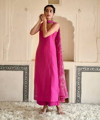Hot Pink Sleeveless Kurta Set 3