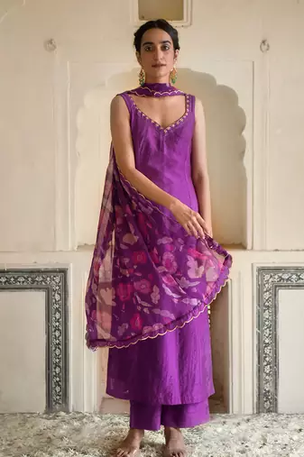 Violet Sleeveless Kurta Set