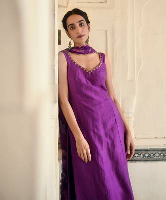 Violet Sleeveless Kurta Set 4