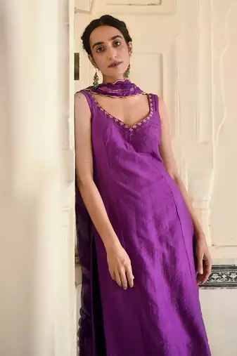 Violet Sleeveless Kurta Set