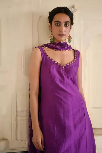 Violet Sleeveless Kurta Set