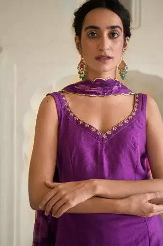 Violet Sleeveless Kurta Set