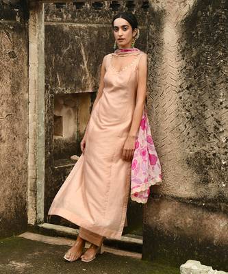 Peach Sleeveless Kurta Set 2