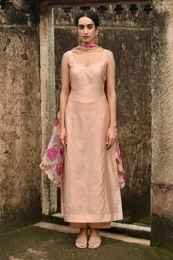 Peach Sleeveless Kurta Set