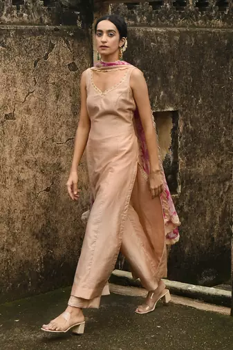 Peach Sleeveless Kurta Set