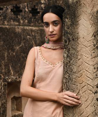 Peach Sleeveless Kurta Set 8