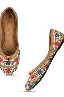 Desi Colour Multi Embroidered women Ethnic Footwear/Punjabi Jutti