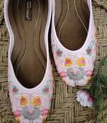 Desi Colour Light Pink Embroidered women Ethnic Footwear/Punjabi Jutti