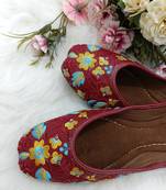Desi Colour Maroon Embroidered women Ethnic Footwear/Punjabi Jutti