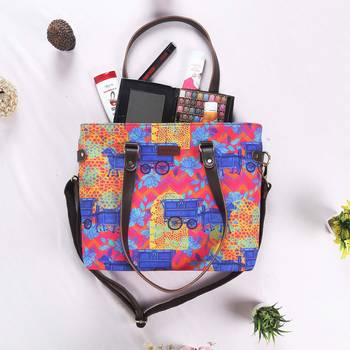 Horse Drawn Carriage Handbag for Women 5