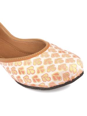 Desi Colour Peach women Ethnic Footwear/Punjabi Jutti 3