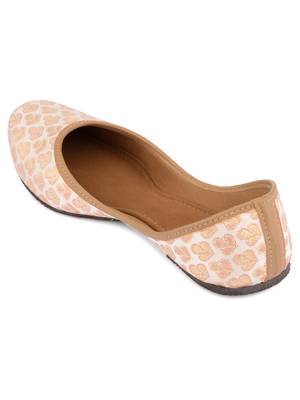 Desi Colour Peach women Ethnic Footwear/Punjabi Jutti 5