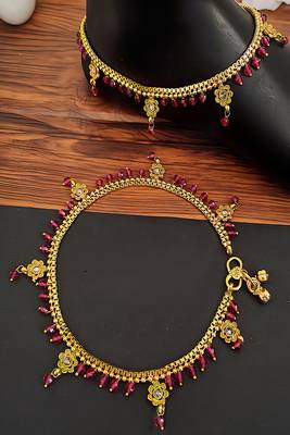 Maroon anklets 1