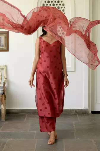Rosy Sangria Kurta Set