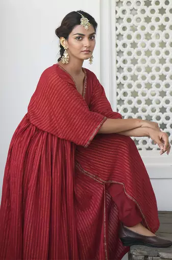 Barn Red kaftan set