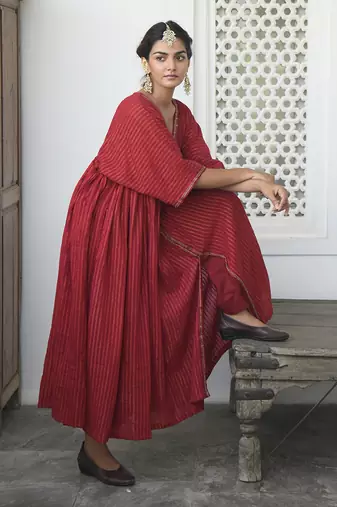 Barn Red kaftan set