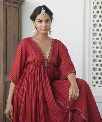 Barn Red kaftan set 4
