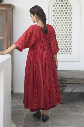 Barn Red kaftan set