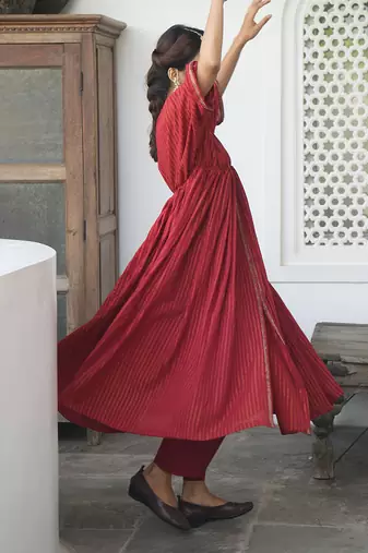 Barn Red kaftan set