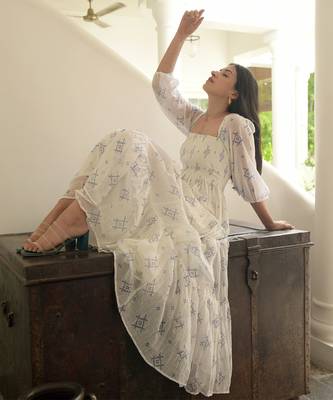 White lily Dress 3