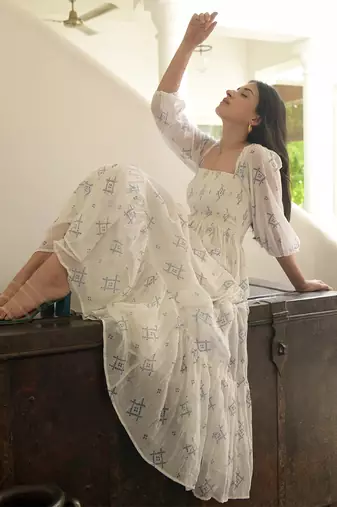 White lily Dress