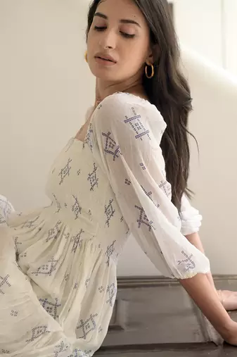 White lily Dress