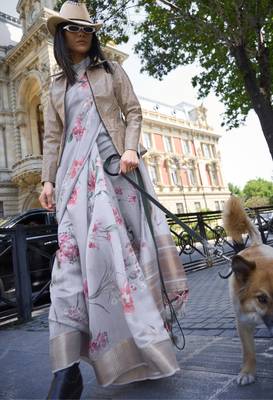 Grey Printed Organza Saree With Blouse 3