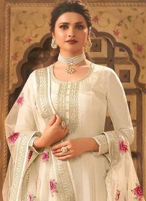 Cream Colour Ethnic Anarkali Suit For Trendy Girls Wedding Looks 2