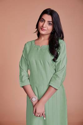 Sober And Classy Pista Colour Ethnic Top Bottom Set For Girls 2