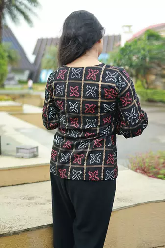 Kaara Classic Top