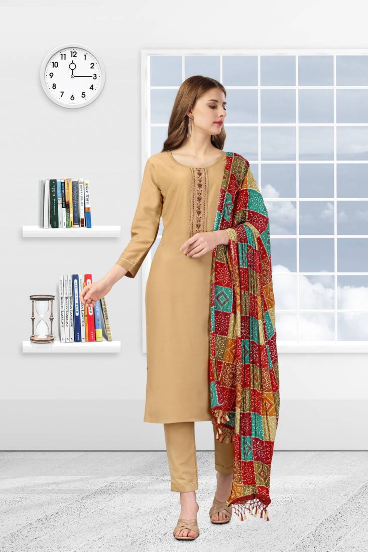 Cotton Batik Print Kurta Set with Bandhani Dupatta main image 1