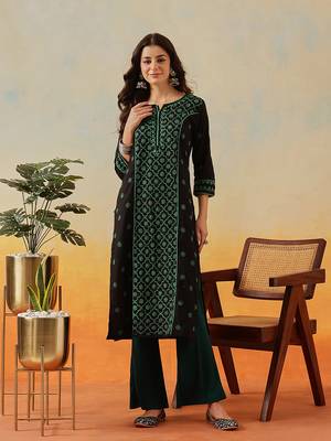 Hand Embroidered Black & Green Cotton Lucknow Chikankari Indian Women Straight Kurta 2