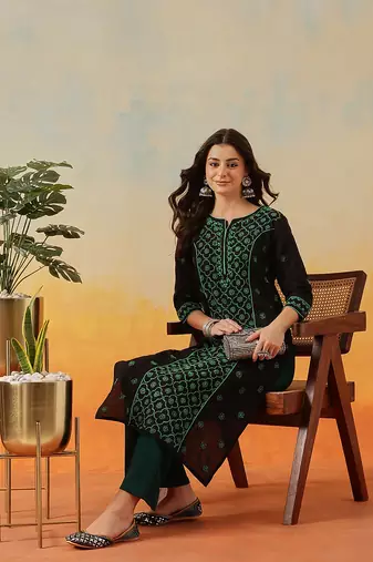 Hand Embroidered Black & Green Cotton Lucknow Chikankari Indian Women Straight Kurta