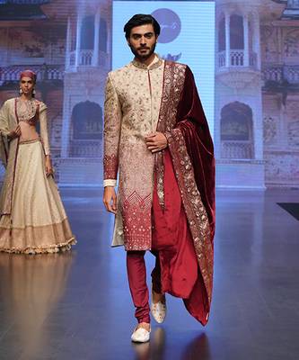 Ombre Sherwani In Beige And Maroon Matched With A Wine Stole 2