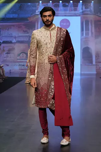 Ombre Sherwani In Beige And Maroon Matched With A Wine Stole