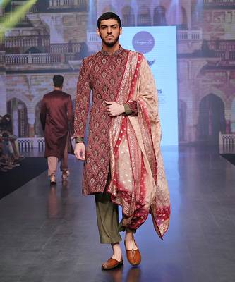 Maroon Coloured Sherwani With Olive Green Coloured Plazo Pants And Matching Stole 4