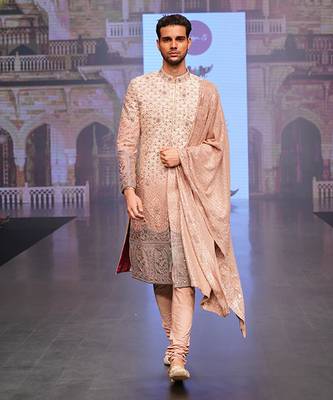 Ombre Shaded Sherwani With Peach Lucknowi Stole 2