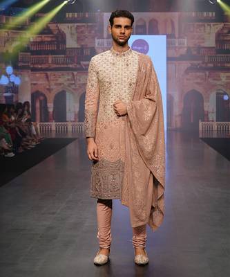 Ombre Shaded Sherwani With Peach Lucknowi Stole 4