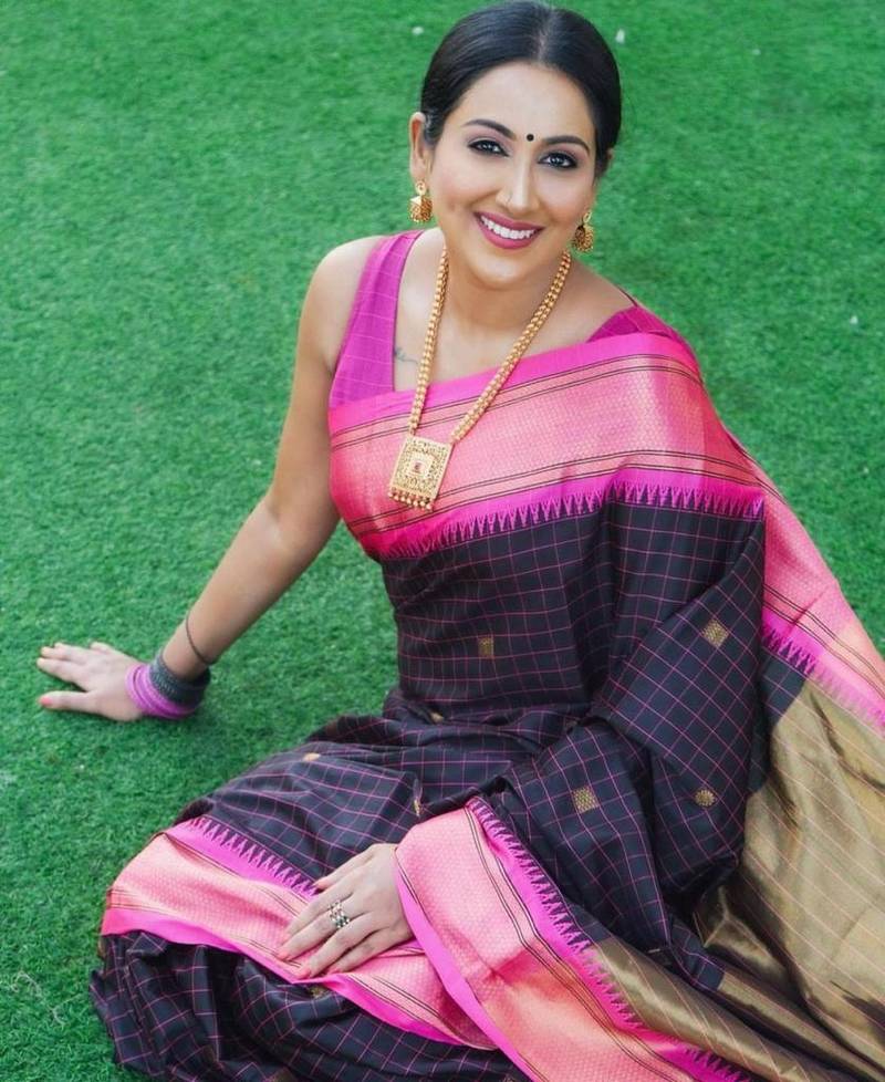 Black And Pink Banarasi Silk Saree With Blouse Piece