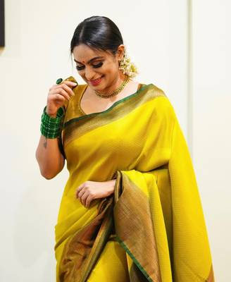Yellow Banarasi Silk Saree With Blouse Piece 1