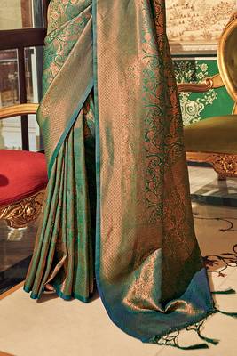 Green Ananta Silk Blend Peshwai Style zari Border saree with Blouse 4
