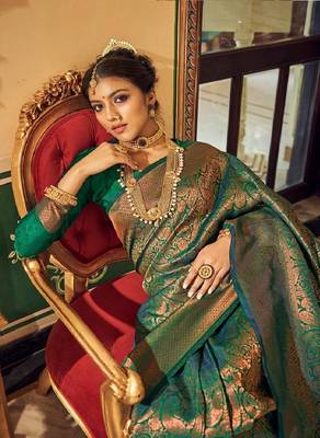 Green Ananta Silk Blend Peshwai Style zari Border saree with Blouse 3