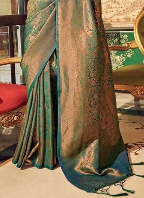 Green Ananta Silk Blend Peshwai Style zari Border saree with Blouse 5
